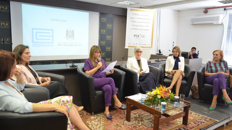 Evento reuniu referências femininas do Setor Público