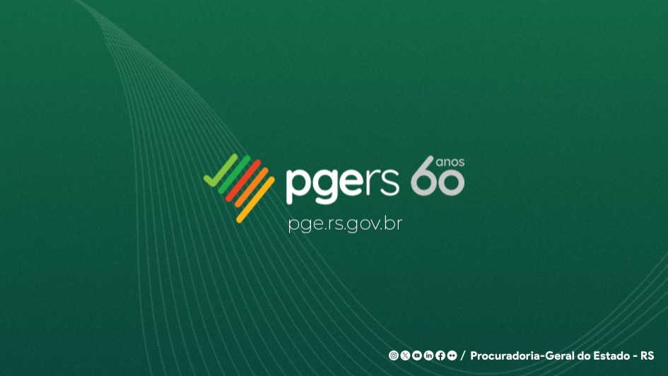 Card com a marca da PGE RS. No centro da imagem, traz as inscri&ccedil;&otilde;es PGE RS 60 anos. Abaixo, o site pge.rs.gov.br. No lado esquerdo, o mapa do Rio Grande do Sul, de forma estilizada. O fundo do card &eacute; de tom verde escuro.